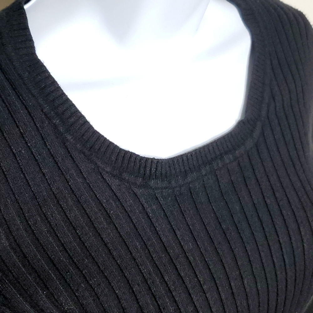 💲George Sweater - Picture 3 of 7